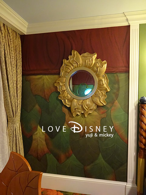 お泊りディズニー「ディズニーティンカーベルルーム」壁がけの鏡