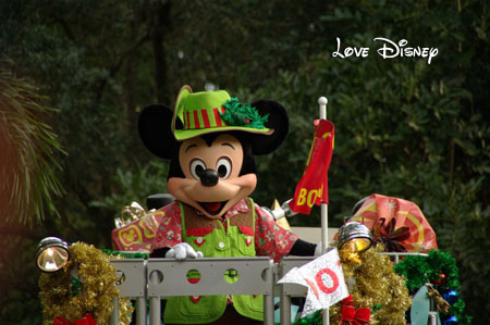 Mickey's Jingle Jungle Parade、ミニー、１