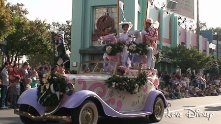Hollywood Holly-Day Parade、１８
