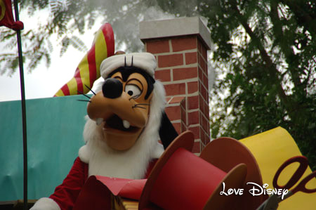 Mickey's Jingle Jungle Parade、グーフィー、１