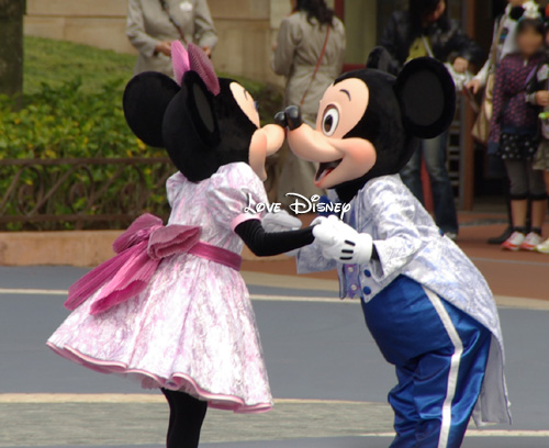 ミッキー ミニーの朝キス Love Disney