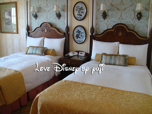 ランドホテルの部屋中画像 東京ディズニーランドホテル コンシェルジュ スーペリアアルコーヴルーム パークグランドビュー Love Disney