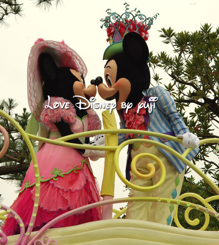 ミッキー ミニーキス画像 ディズニー イースターワンダーランド パレード Love Disney