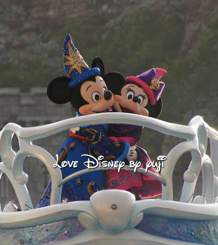 ミッキー ミニーのキス画像 Be Magical Love Disney