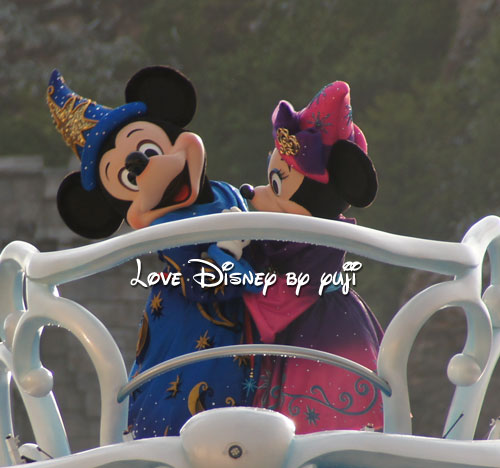 ミッキー ミニーのキス画像 Be Magical Love Disney