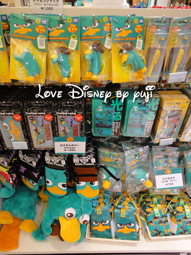 期間限定ペリーショップ 東京駅 ディズニーグッズ Love Disney