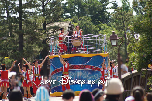 おんどこどん・ディズニー夏祭り・フロート