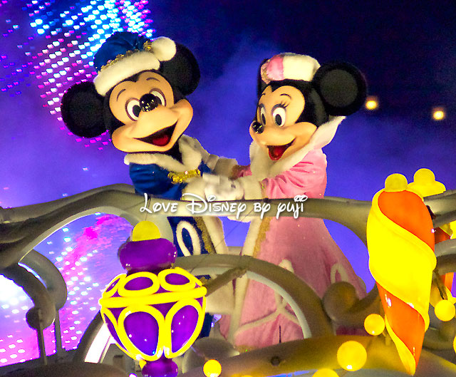 カラーオブクリスマスのミッキーとミニー画像 ディズニープリンセスのビニール傘 情報 Love Disney