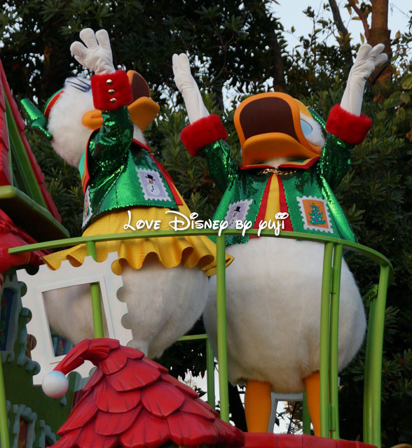 東京ディズニーランドのクリスマスパレード、ディズニー・サンタヴィレッジ・パレード、トゥーンタウン