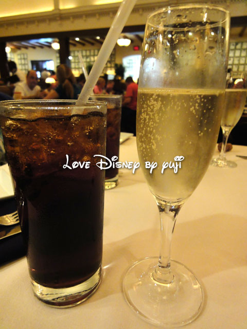 コーラーとスパークリングワイン