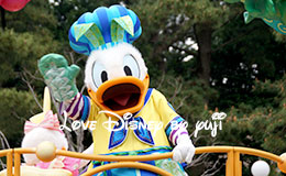 トゥロモーランドのドナルドフロート停止位置から撮影！ヒッピティ・ホッピティ・スプリングタイム2015