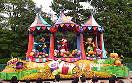 トゥーンタウンのデイジーフロート停止位置で撮影した「ハッピーハロウィーンハーベスト2015」