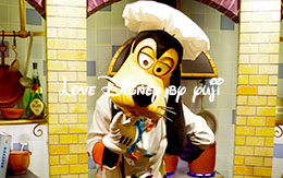 グーフィーズ・キッチンの「グーフィー」と「店内飾付」と「無料の缶バッジ」紹介！