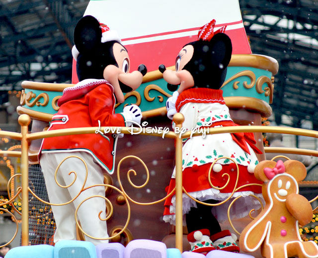 雪の中のミッキーとミニーのペア画像8枚紹介 ディズニー クリスマス ストーリーズ Love Disney