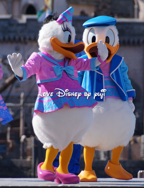 ドナルド デイジーのペア画像など紹介 カムジョイン ユア フレンズ Love Disney