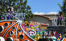 トゥーンタウンのミッキー＆マックスフロート停止位置！ハロウィーン・ポップンライブ