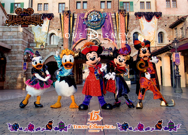 東京ディズニーシー、ディズニー・ハロウィーン2016の「10月のフォトファン」（デイジー＆ドナルド＆ミッキー＆ミニー＆グーフィー）