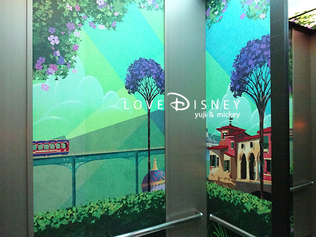 東京ディズニーセレブレーションホテル：ディスカバーのエレベーター内（その2）
