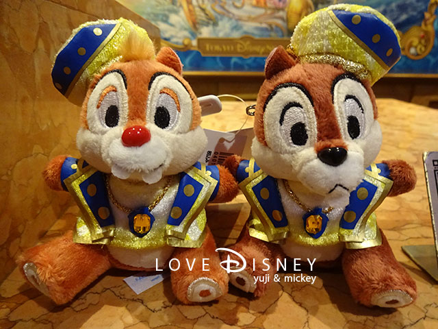 チップ＆デールのぬいぐるみバッジ（TDS15周年グランドフィナーレグッズ）前／後