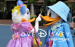 フリーグリーティング「ドナルドとデイジーのキス画像」など6枚紹介！