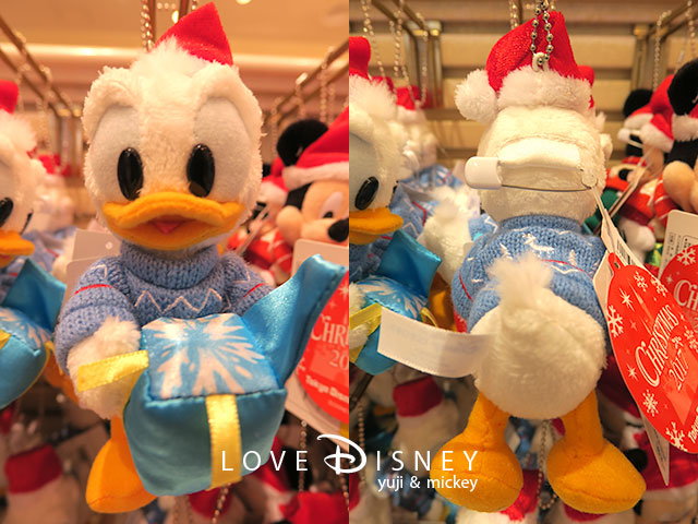 TDL「クリスマス・ファンタジー2017グッズ」ドナルドのぬいぐるみバッジ（前/後）