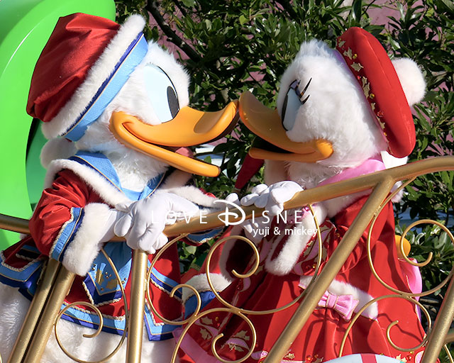 TDL「ディズニー・クリスマス・ストーリーズ」ドナルドとデイジーのキス