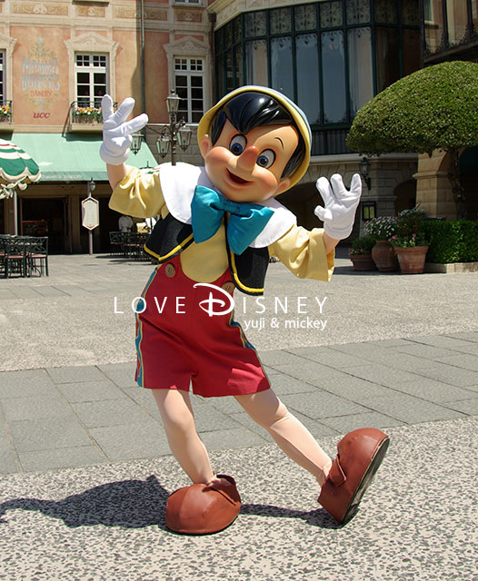 東京ディズニーシーのメディテレーニアンハーバーで会えるピノキオ