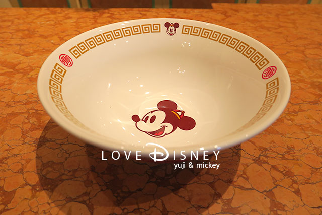 「シェフになったミッキーのイラスト入りの中華食器」ラーメン鉢（表）