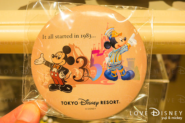 TDR35年間の思い出がつまったグッズ（缶バッジ）