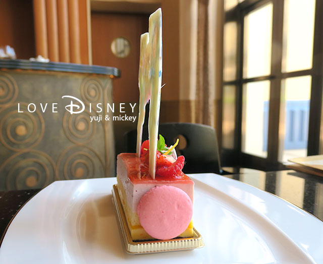 Tokyo Disney Resort 35th「Happiest Celebration!」ケーキセット（横）