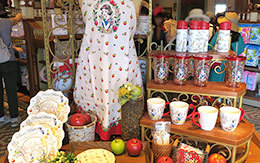 「AfternoonTeaプロデュースによる東京ディズニーリゾート限定グッズ＆お菓子」紹介！