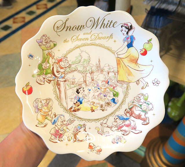 AfternoonTeaプロデュースによる東京ディズニーリゾート限定グッズ（プレート）陶器製