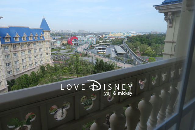 TDR35周年「Happiest Celebration!」デコレーションの客室（部屋から見える景色）