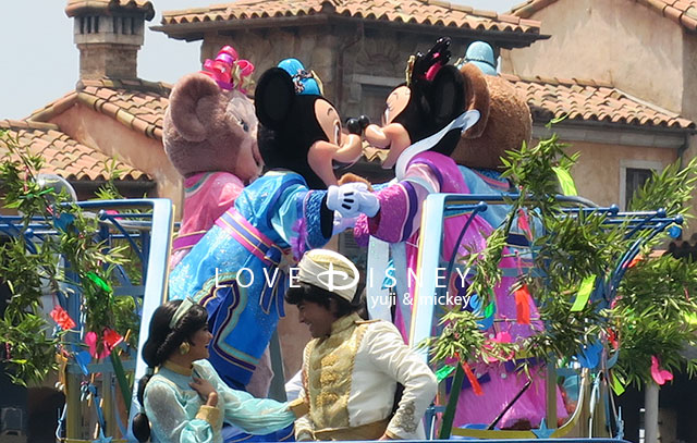 TDS「七夕グリーティング2018」ミッキーマウスとミニーマウスのキス（その1）