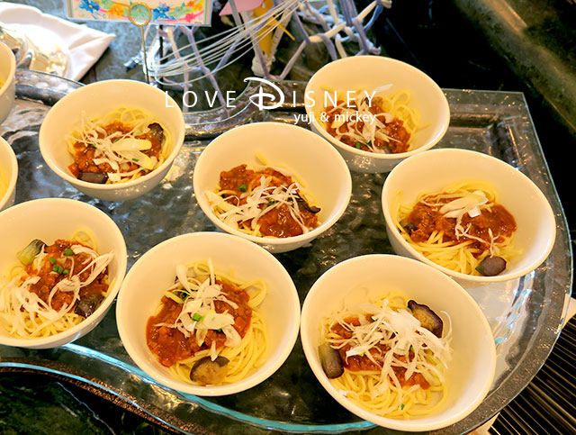 茄子と牛肉のジャージャン麺（ディズニー夏祭り2018ランチブッフェの料理）