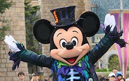 プラザのミッキーフロート停止位置から撮影した「スプーキーBoo!パレード」！