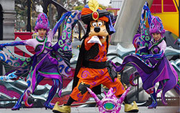 グーフィーファンはここ、「ザ・ヴィランズ・ワールド2018」ザンビーニ・ブラザーズ・リストランテ前