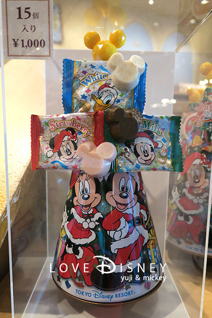 両パーク共通の「ディズニー・クリスマスのお菓子」パフチョコレート