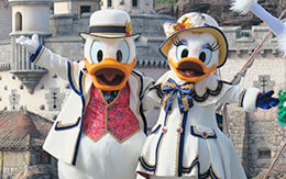 ドナルドとデイジーのダンスシーン画像18枚紹介「イッツ・クリスマスタイム！」