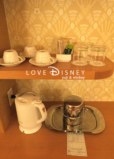 お茶＆コーヒー（無料）（ディズニーアンバサダーホテル「スタンダードフロア、スーペリアルーム」）