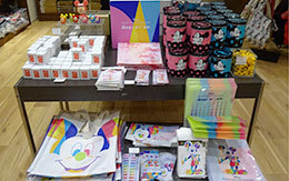 「ミッキー90thアニバーサリーマジック オブ カラー」グッズ in コレド日本橋＆室町