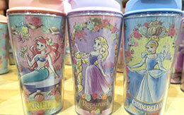 優雅な気分になれるプリンセスグッズ（テーブルウェアやコスメ）