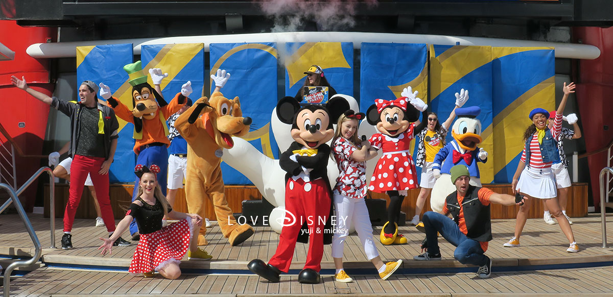 「ディズニークルーズ地中海+ローマ」旅行記〜初日（出航パーティー・Mickey's Sail-a-Wave Party）〜