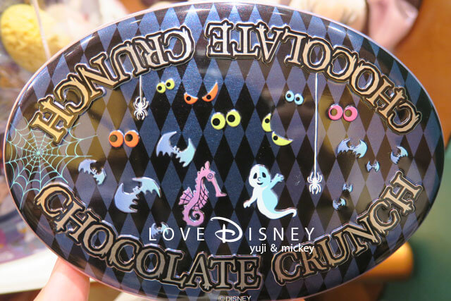 TDRディズニー・ハロウィーン2019のお菓子、チョコレートクランチの缶