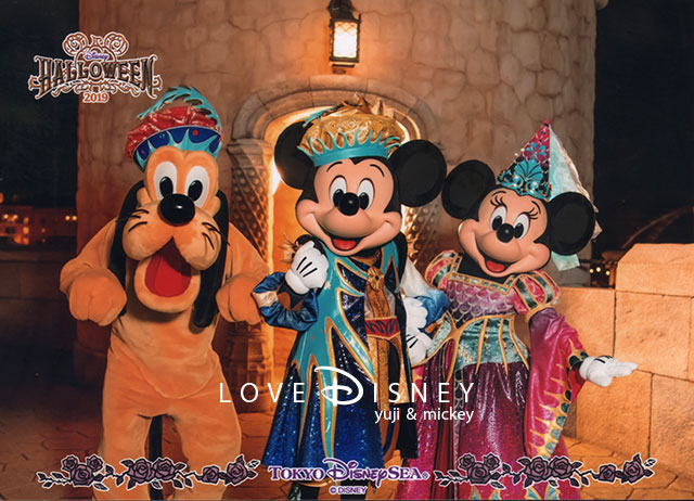 TDS「ディズニー・ハロウィーン2019」後期のディズニースナップフォト（ミッキー＆ミニー＆プルート）