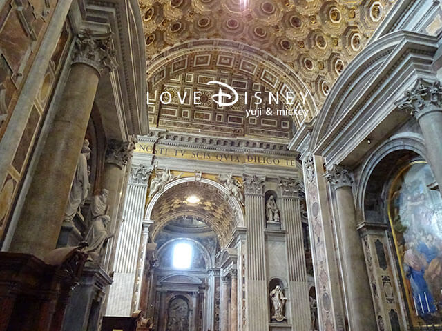 サン･ピエトロ大聖堂（中の様子）