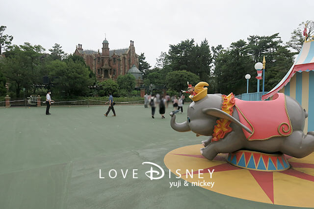 運営再開後の東京ディズニーランド、ファンタジーランド、空飛ぶダンボ