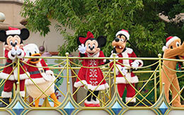 クリスマス衣装を着たミッキー達に会って来た「ミッキー＆フレンズのグリーティングパレード」鑑賞レポ