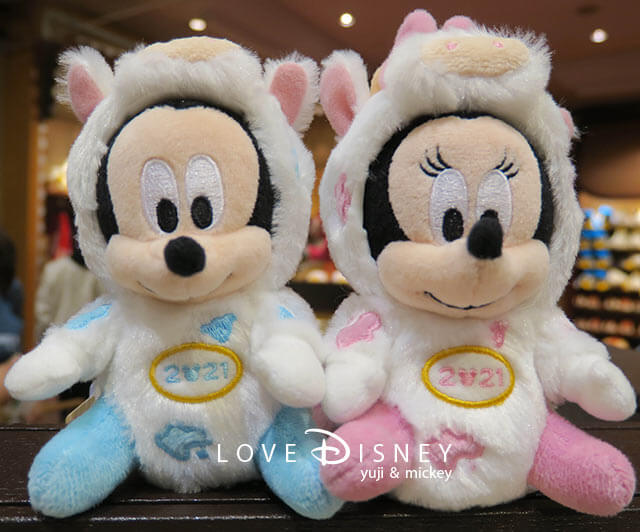 ミッキー フレンドが牛になって登場 21年の干支グッズ ぬいぐるみ ぬいぐるみバッジ 紹介 Love Disney