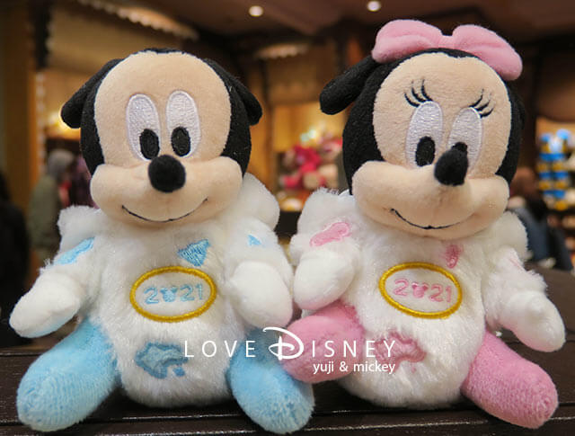 ミッキー フレンドが牛になって登場 21年の干支グッズ ぬいぐるみ ぬいぐるみバッジ 紹介 Love Disney